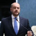 Zanin barra Douglas Ruas (PL) e mantém desembargador no Governo do RJ