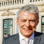 Chico Buarque aciona Meta na Justiça por caso que envolve perfil de direita