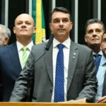 Datafolha mostra que eleitores de direita seguem com Flávio