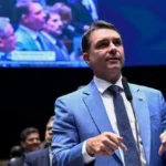 Flávio vai ao STF contra Janones