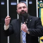 Justiça condena deputado do PL a indenizar PT por vídeo nas redes sociais