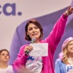 Michelle reage ao anúncio do vice de Flávio Bolsonaro