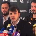 Renan Santos se emociona e manda recado para apoiadores após suspensão de campanha