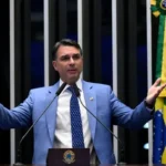 Flávio Bolsonaro pede impeachment imediato de Moraes e cobra ação do Senado