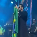Gusttavo Lima declara voto em Flávio Bolsonaro durante show no Paraná