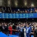 Senado aprova fim da escala 6×1; Fiesp critica e alerta para demissões